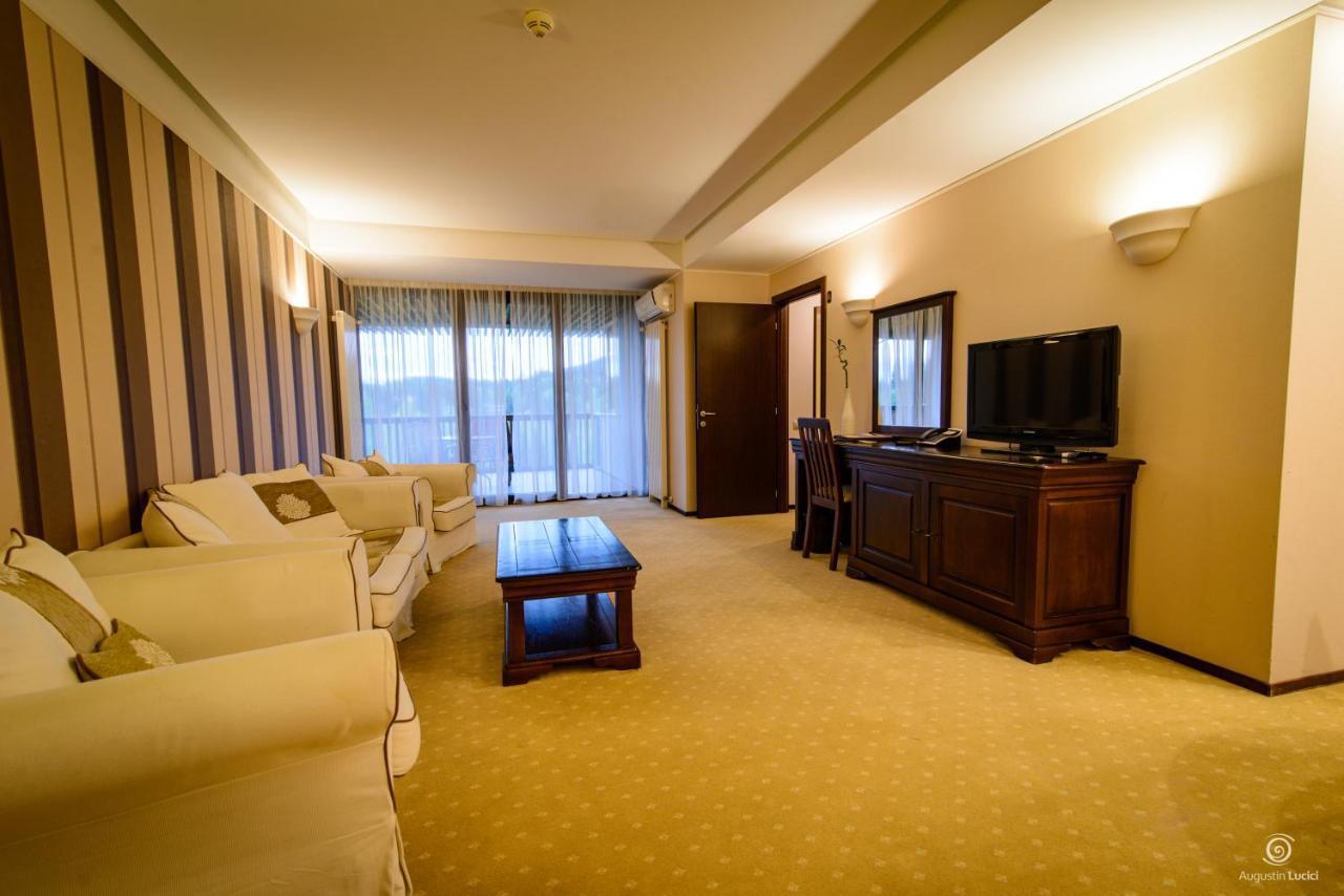 Apartament Alpin Resort Etaj 7 Poiana Brasov Bagian luar foto